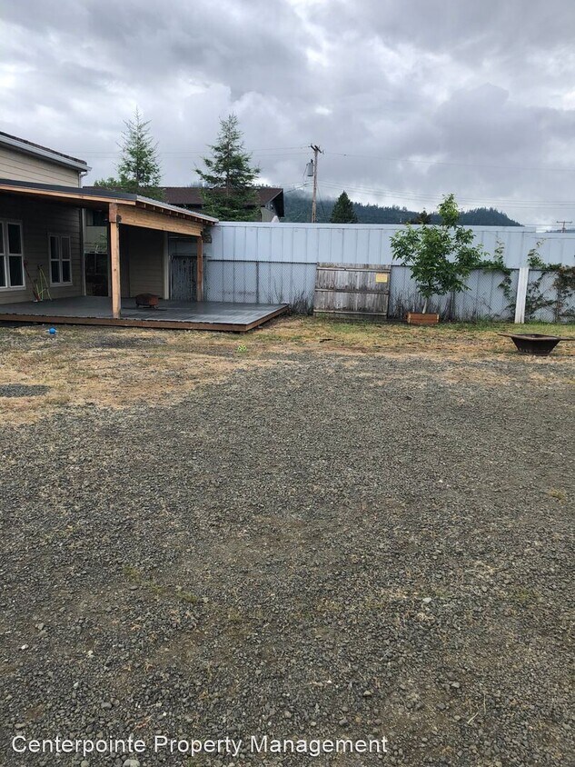 3 br, 1 bath House 90A Sherry St House Rental in Winston, OR