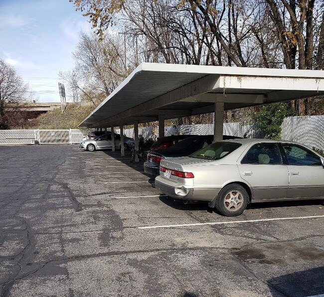 Foto del edificio - 217 Foss St W