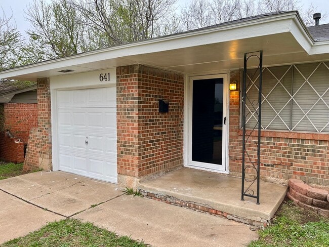 Photo - Charming Moore Home with Big Backyard!