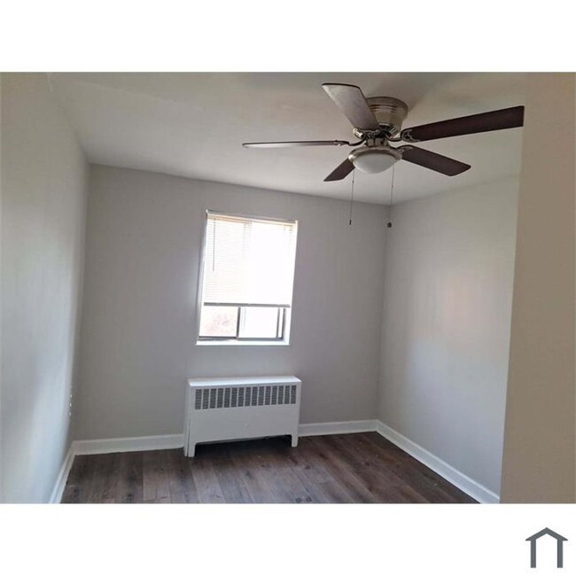 Foto del edificio - Cozy & Convenient DC Living | Flexible Ren...