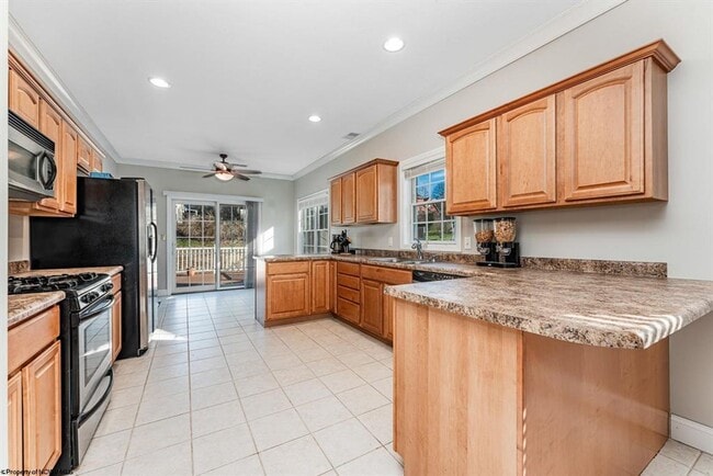 Building Photo - Cheat Lake - 3 bedroom, 2 bathroom Home - ...