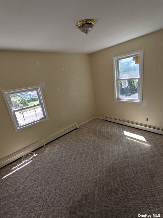 Building Photo - 40 Drake Ln