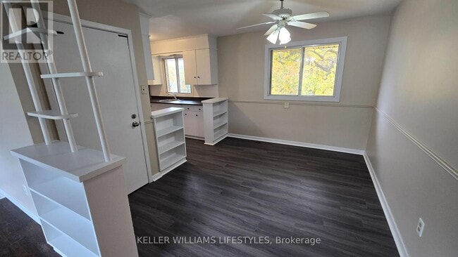 Building Photo - 20 Sumner Rd