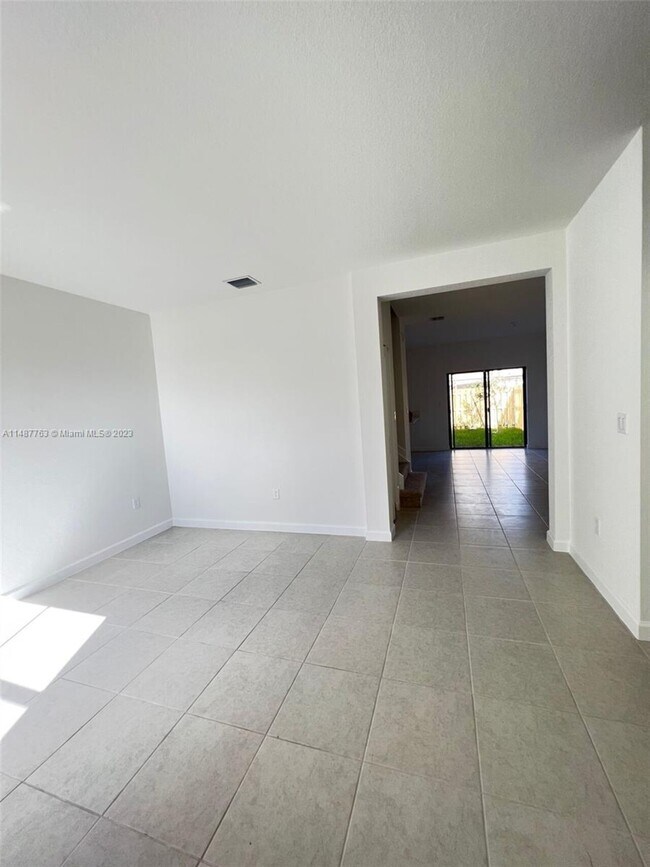 Foto del edificio - 12765 SW 234TH TER