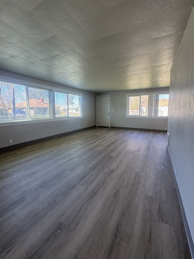 Foto del edificio - (OCK) 3-Bed 1-Bath Fully Renovated Home