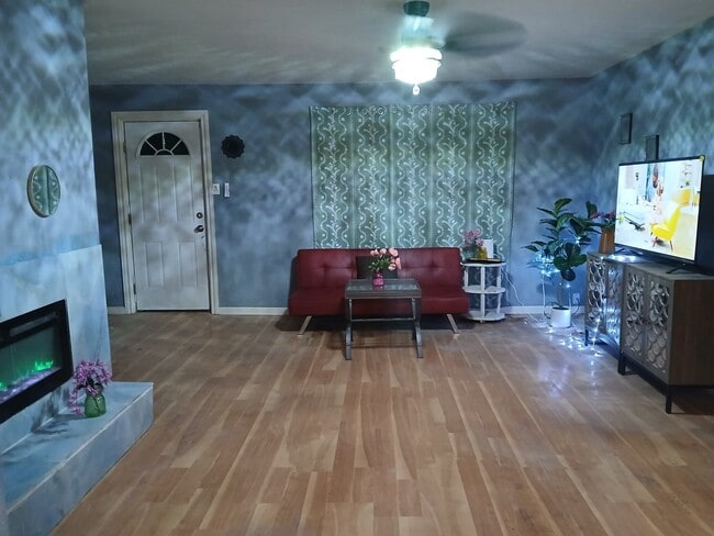 Foto del edificio - 630 E 6th St