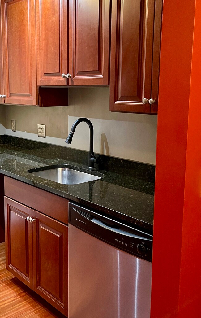 106 Eastern Ave Unit 301, Manchester, NH 03104 Condo for Rent in Manchester, NH