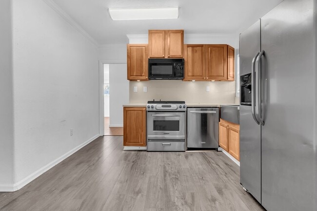 Foto del edificio - 5246 N Gareloch Ave