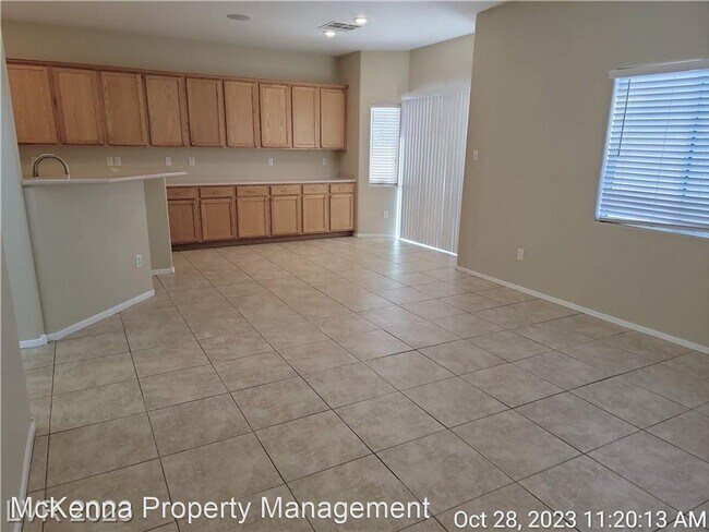 Foto del edificio - 3 br, 2.5 bath House - 5916 N Buckwood Mot...