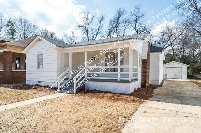 Building Photo - 908 35th Ave