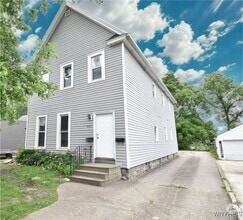 Building Photo - 2843 Seneca St