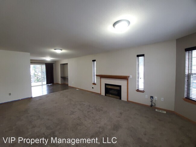 Building Photo - 4 br, 2.5 bath House - 3104 N. 8th Street