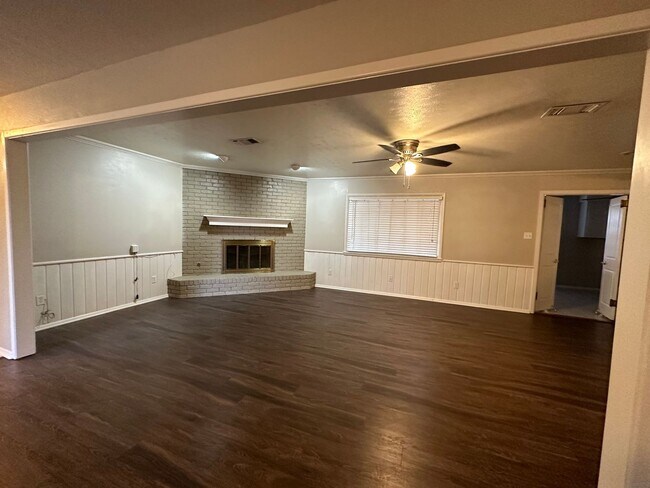 Building Photo - Large home with updates