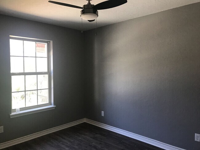 Foto del edificio - 302 W Sycamore Ln