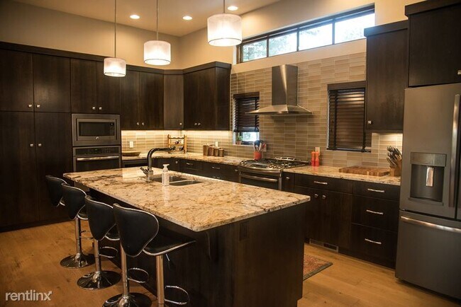 Building Photo - 3 br, 4 bath House - 205 Gleneagles Trl