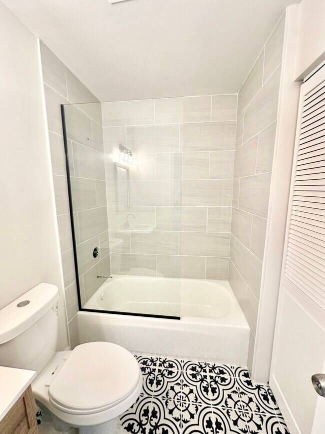 Foto del edificio - 3008 W 23rd St