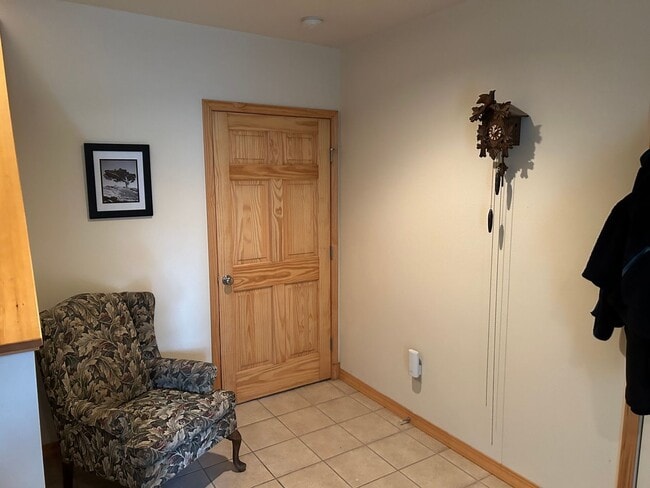 Building Photo - 3 bedroom home with deck views of the lake and mountains in Lakeside!