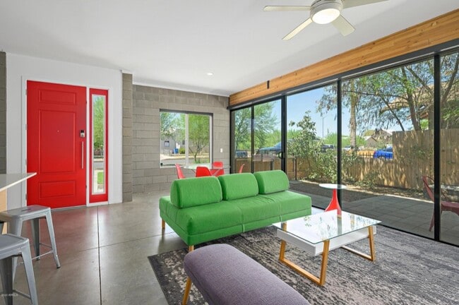 Building Photo - 1316 E Fillmore St