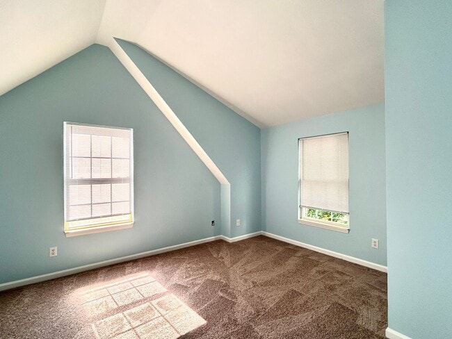 Building Photo - 5320 Cumberland Plain Dr