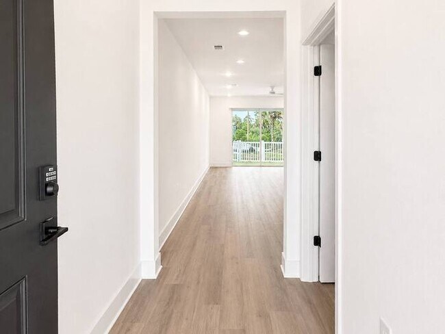 Building Photo - 169 Thibault Trce