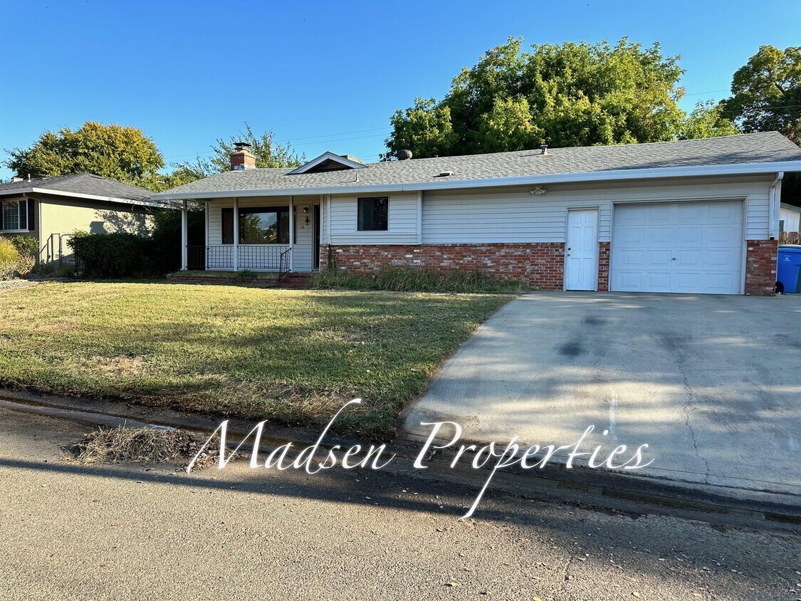 Primary Photo - 10 Coventry Dr