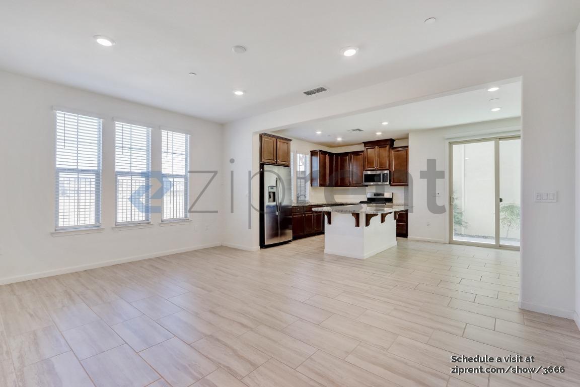 Foto principal - 9315 Mystic Lake Alley