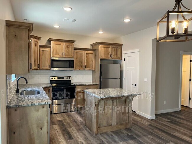 Foto del edificio - 1645 S Bellin Rd