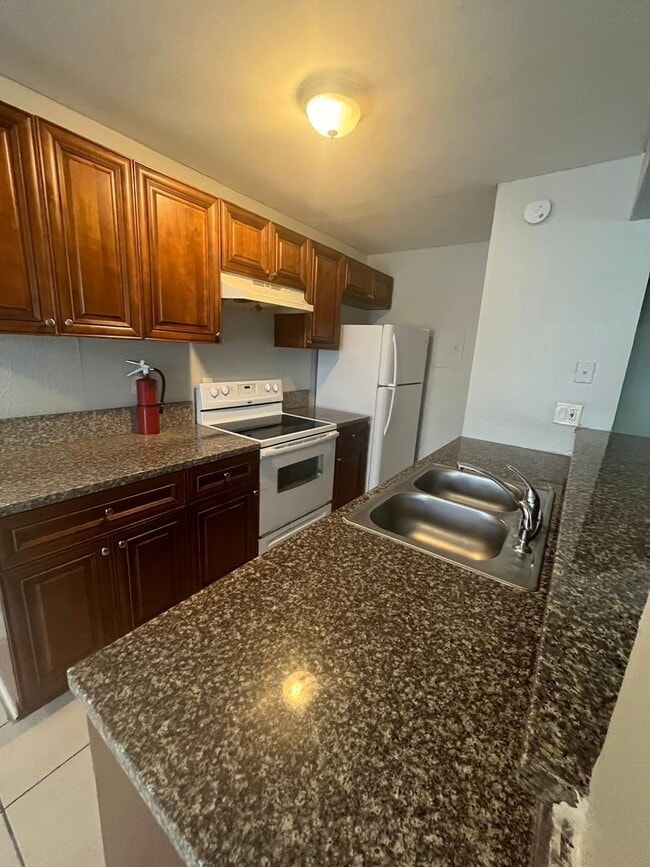 Building Photo - 2 br, 1 bath House - 800 W TIFFANY DRIVE #3