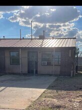 Building Photo - 2105 Lake Omega St