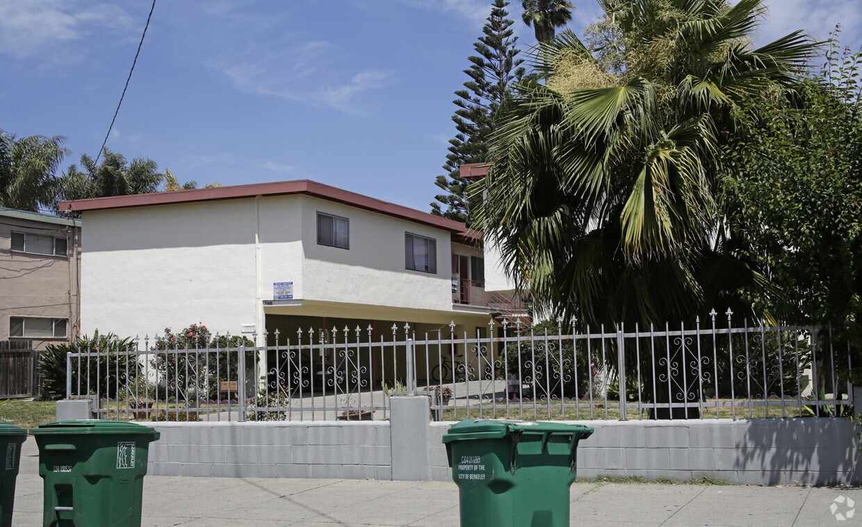 Foto del edificio - 1541 Russell St