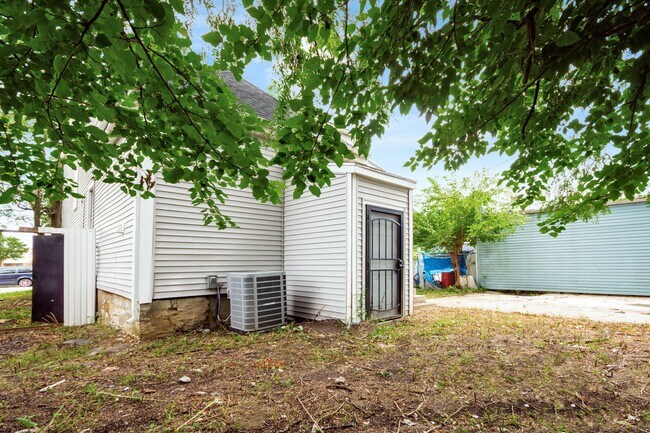 Foto del edificio - 865 Old Leonard Ave