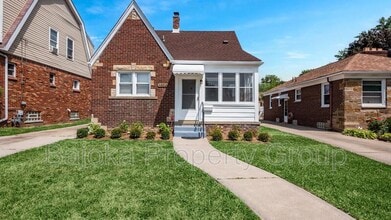 Building Photo - 1074 Moran Ave