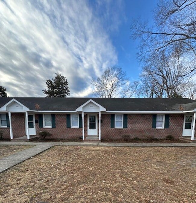 Building Photo - 310 Park Ave