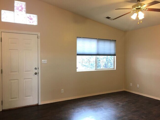Foto del edificio - Enchanted Hills - 4 Bed Room - Mountain View
