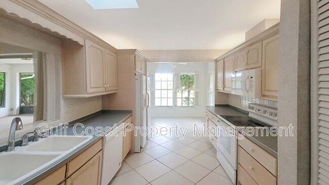 Foto del edificio - 6803 Heritage Ln