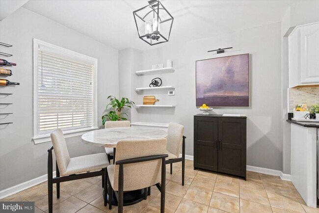 Foto del edificio - 3332 Spring Ln