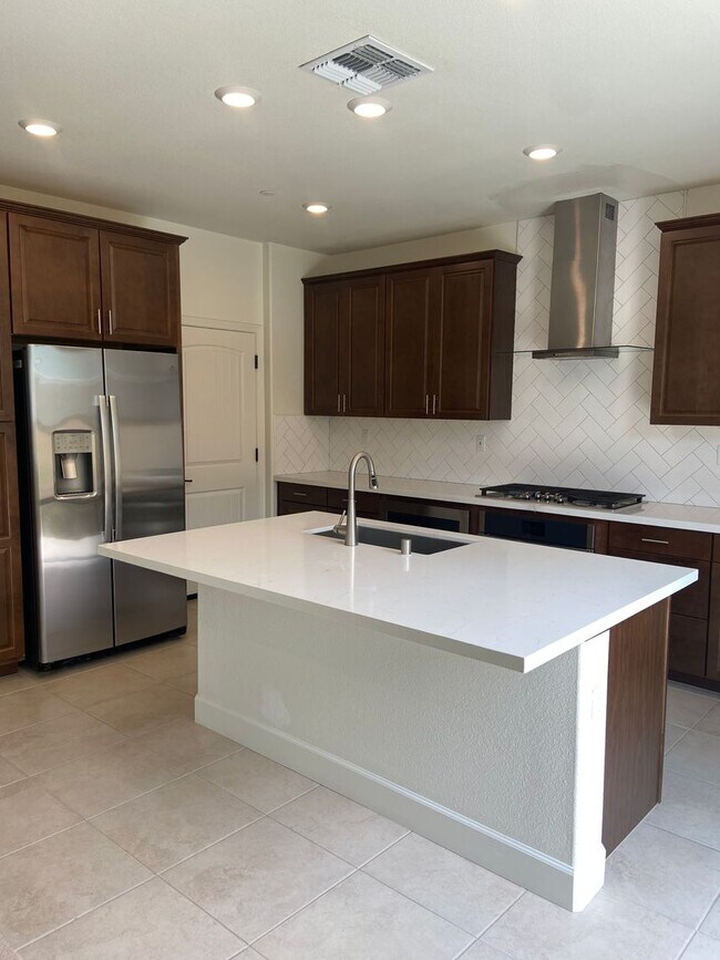 Building Photo - Folsom Ranch Community - 4 Bedroom, 2.5 Ba...