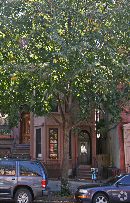 Foto principal - 182 Washington Ave