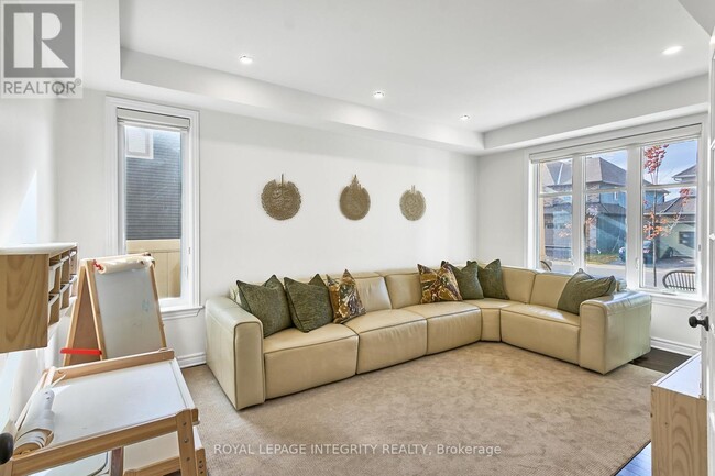 Photo du bâtiment - 32 Aconitum Way