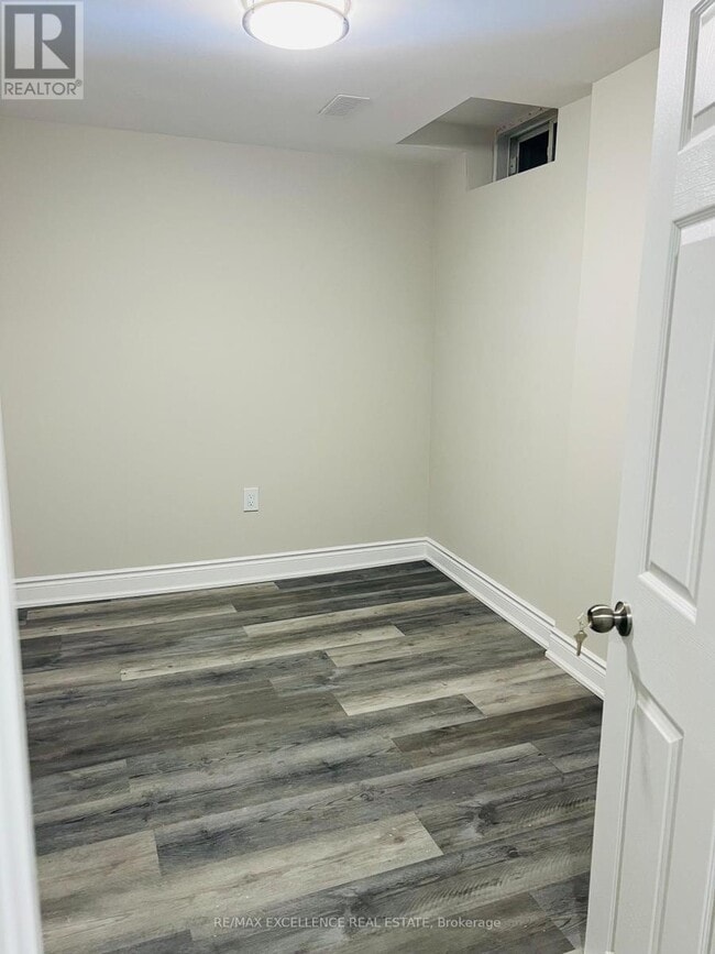 Building Photo - 6 Ribbon Dr