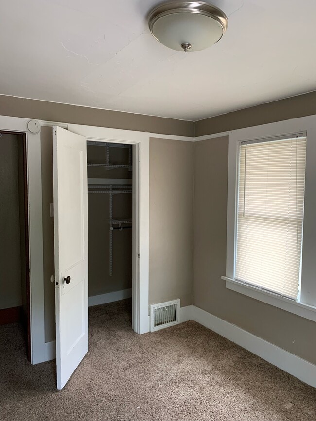 514 Hayward Ave, Ames, IA 50014 Condo for Rent in Ames, IA