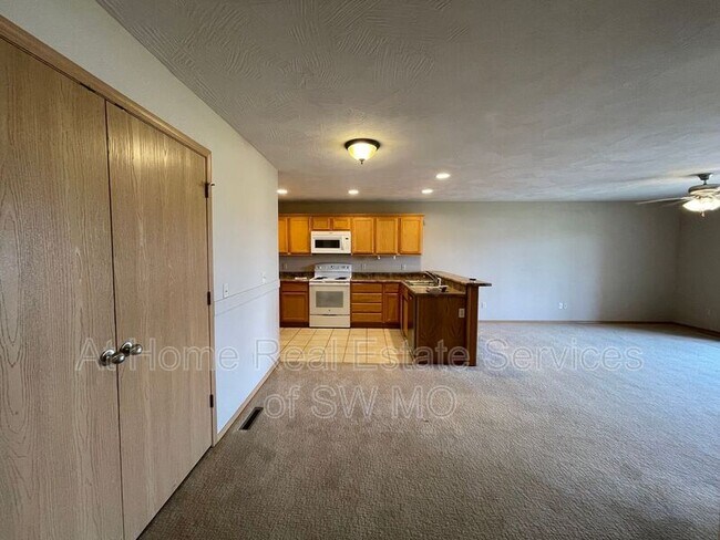 Foto del edificio - 730 Olive St