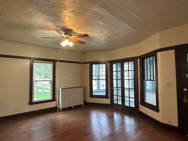 Building Photo - 641 S Dakota Ave