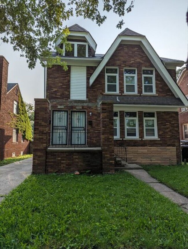 Building Photo - 3500 BEDFORD