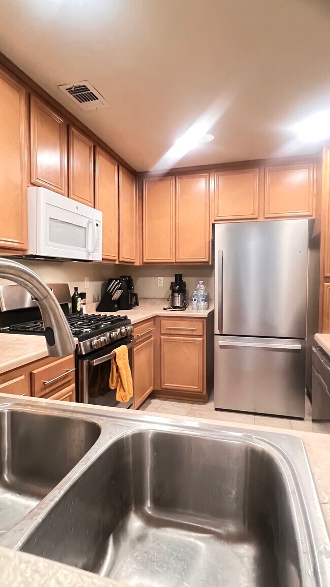 Building Photo - 1420 Saboba Ct