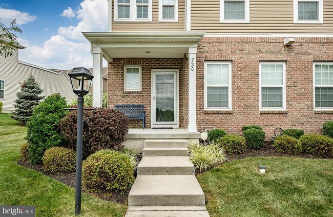 Building Photo - 720 Sun Valley Ct