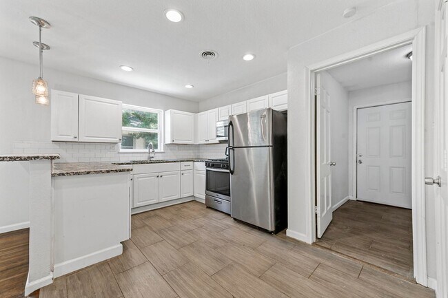 Foto del edificio - Single Family Home in 76109