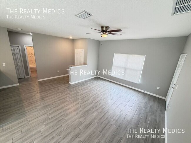 Foto del edificio - 1388 Hazel St NW