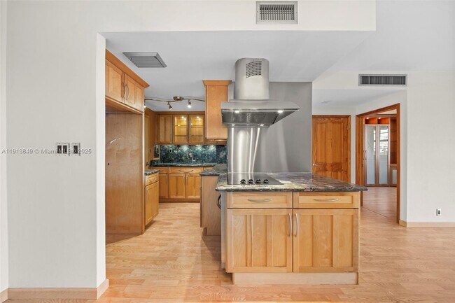 Foto del edificio - 3301 NE 5th Ave