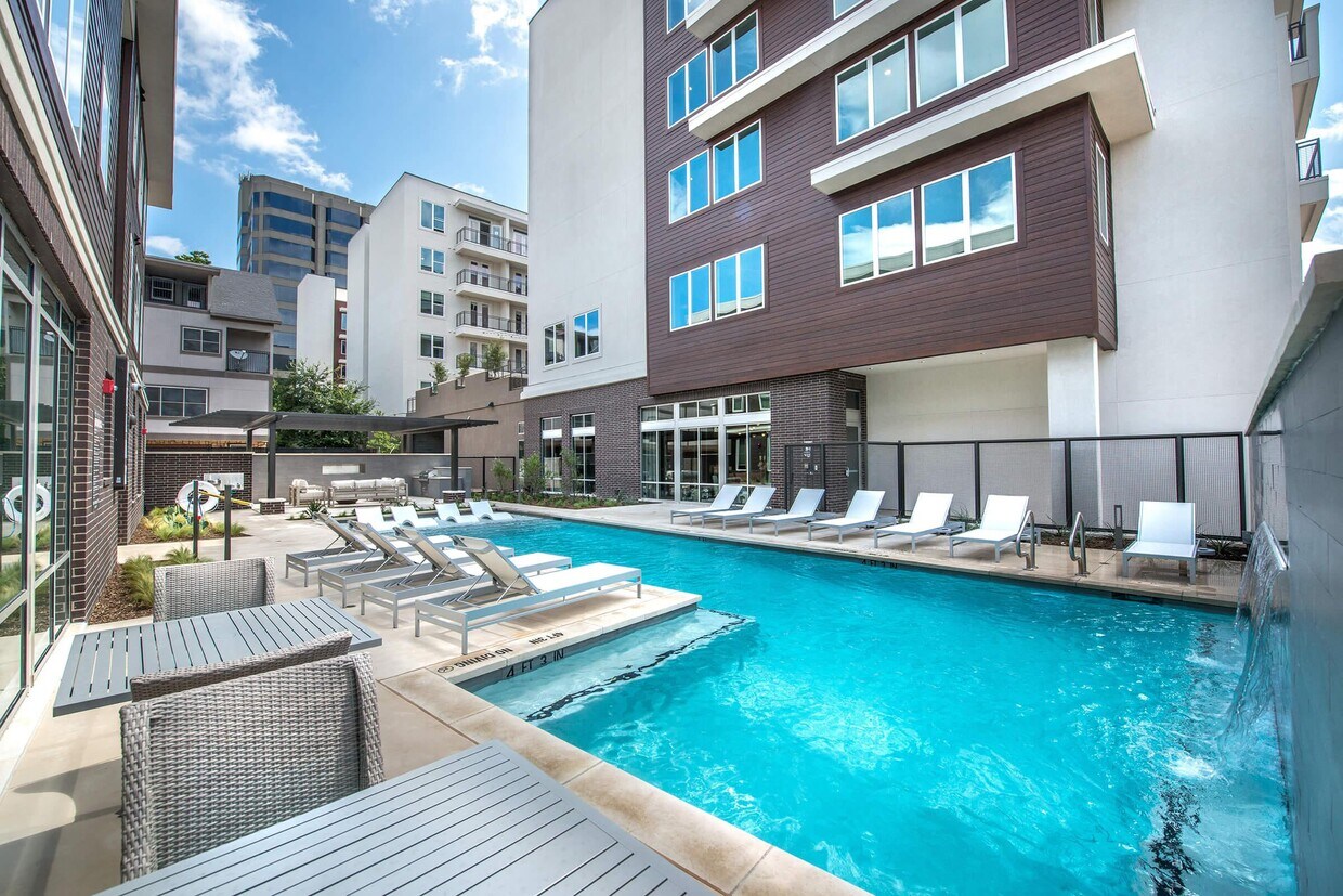 Uptown Cole Park Apartments 3030 Elizabeth St Dallas, TX